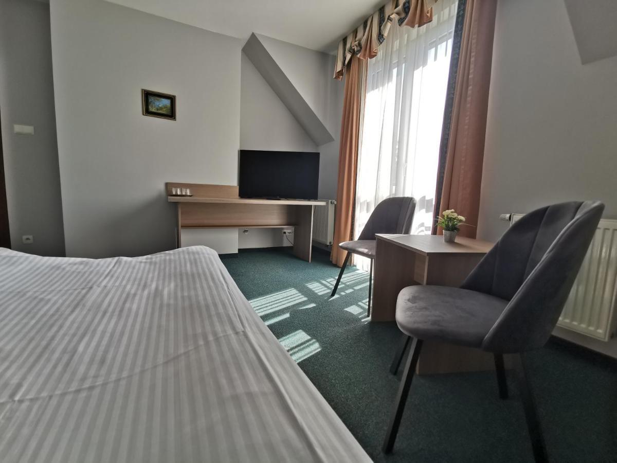 Hotel Zieliniec Poznaň Exteriér fotografie
