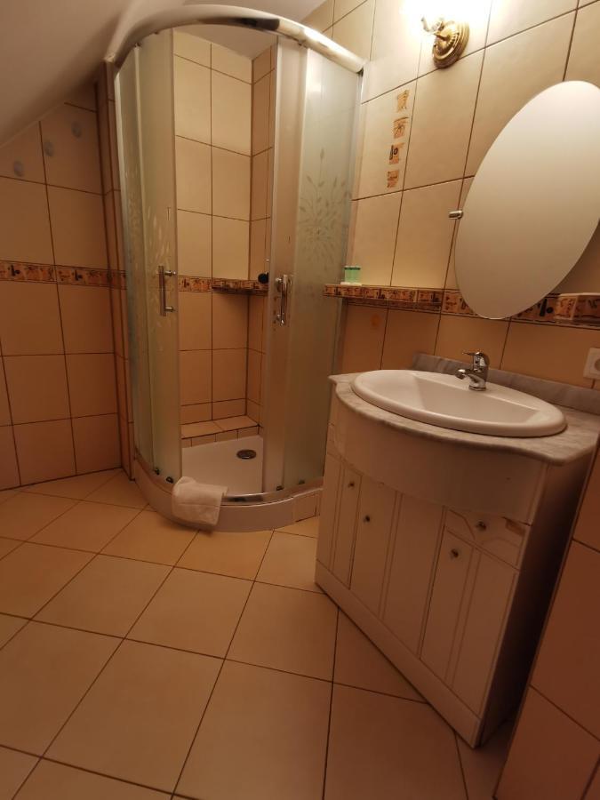 Hotel Zieliniec Poznaň Exteriér fotografie