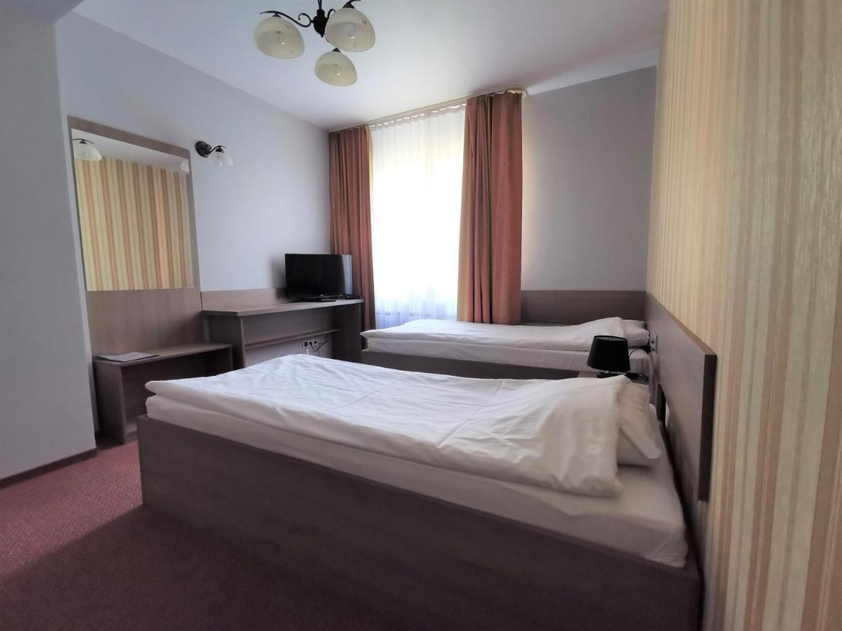 Hotel Zieliniec Poznaň Exteriér fotografie