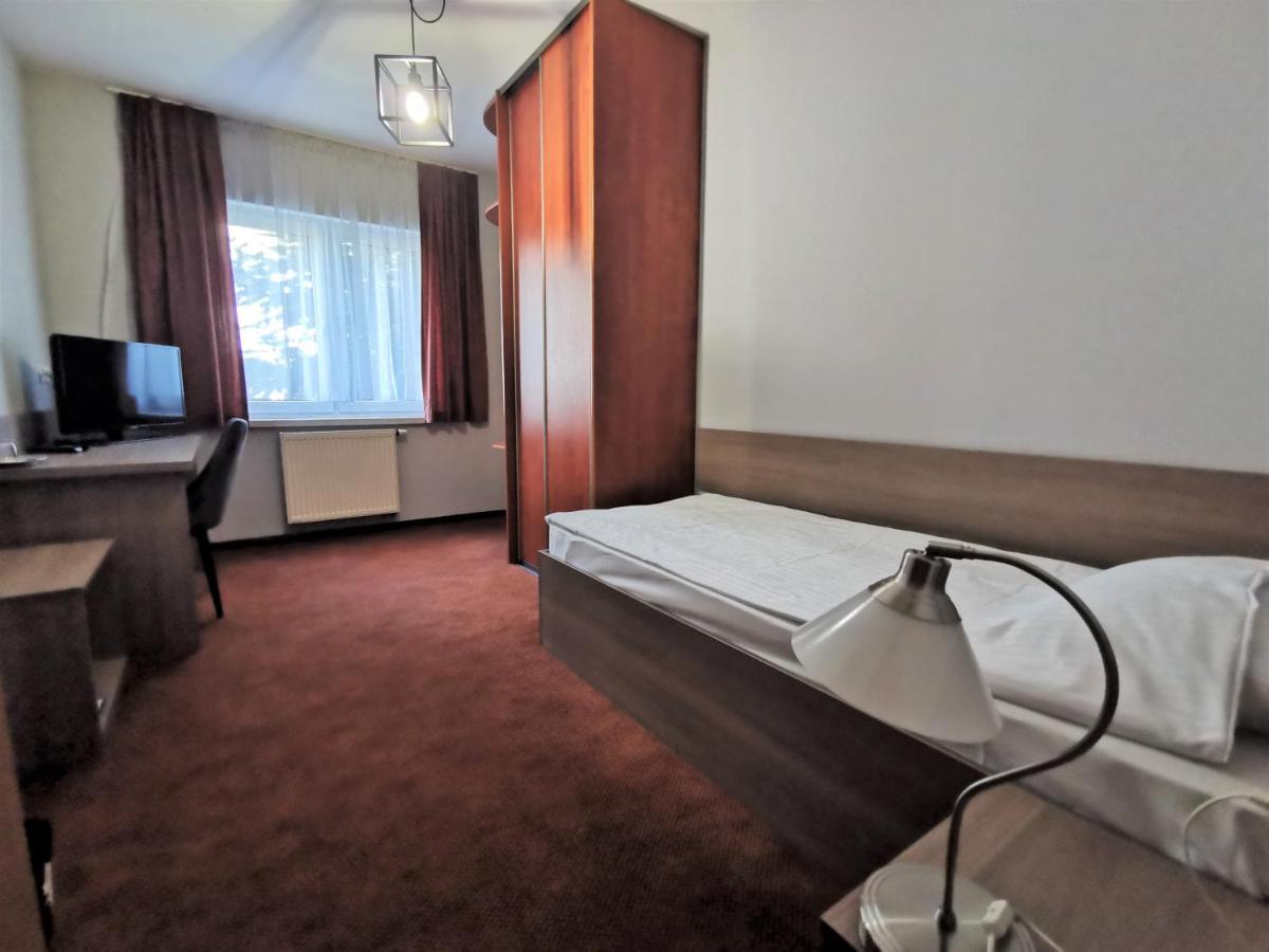 Hotel Zieliniec Poznaň Exteriér fotografie