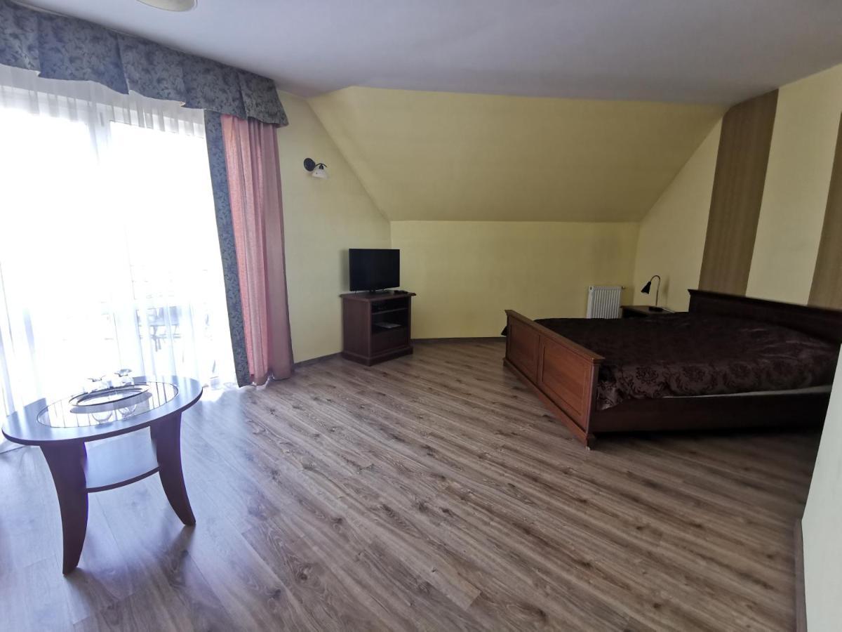 Hotel Zieliniec Poznaň Exteriér fotografie