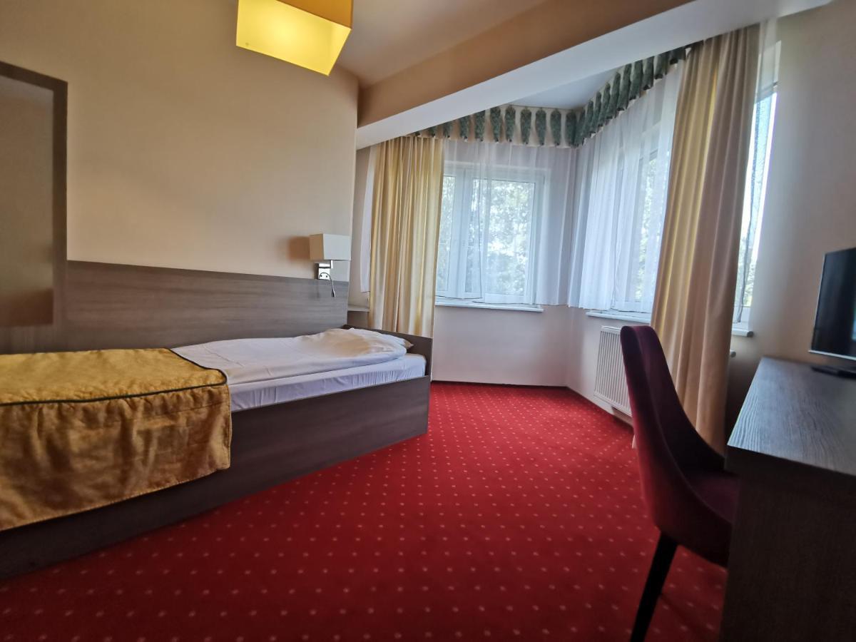 Hotel Zieliniec Poznaň Exteriér fotografie