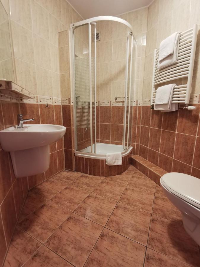 Hotel Zieliniec Poznaň Exteriér fotografie